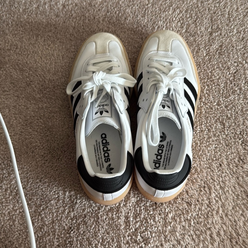 Adidas Sambae Shoe women’s 8